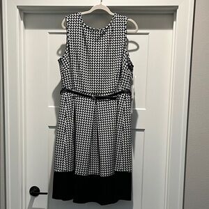 NEW Calvin Klein Black and White Patterned Midi Dress